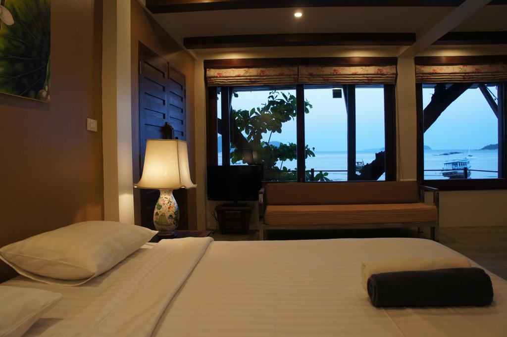 Rawai View Beachfront Экстерьер фото