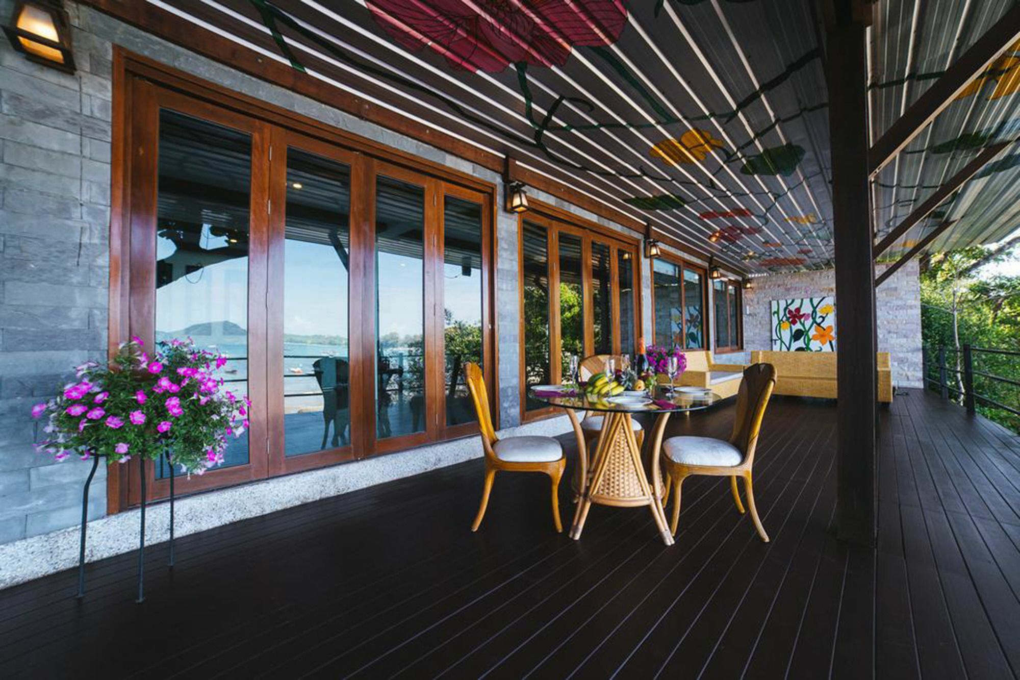Rawai View Beachfront Экстерьер фото